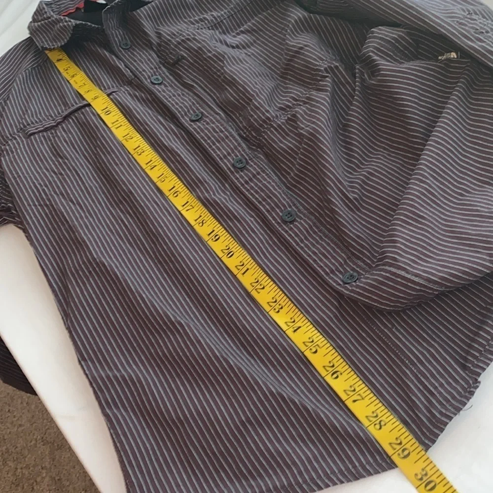 The North Face button down shirt long sleeve hidden pockets stripes size medium